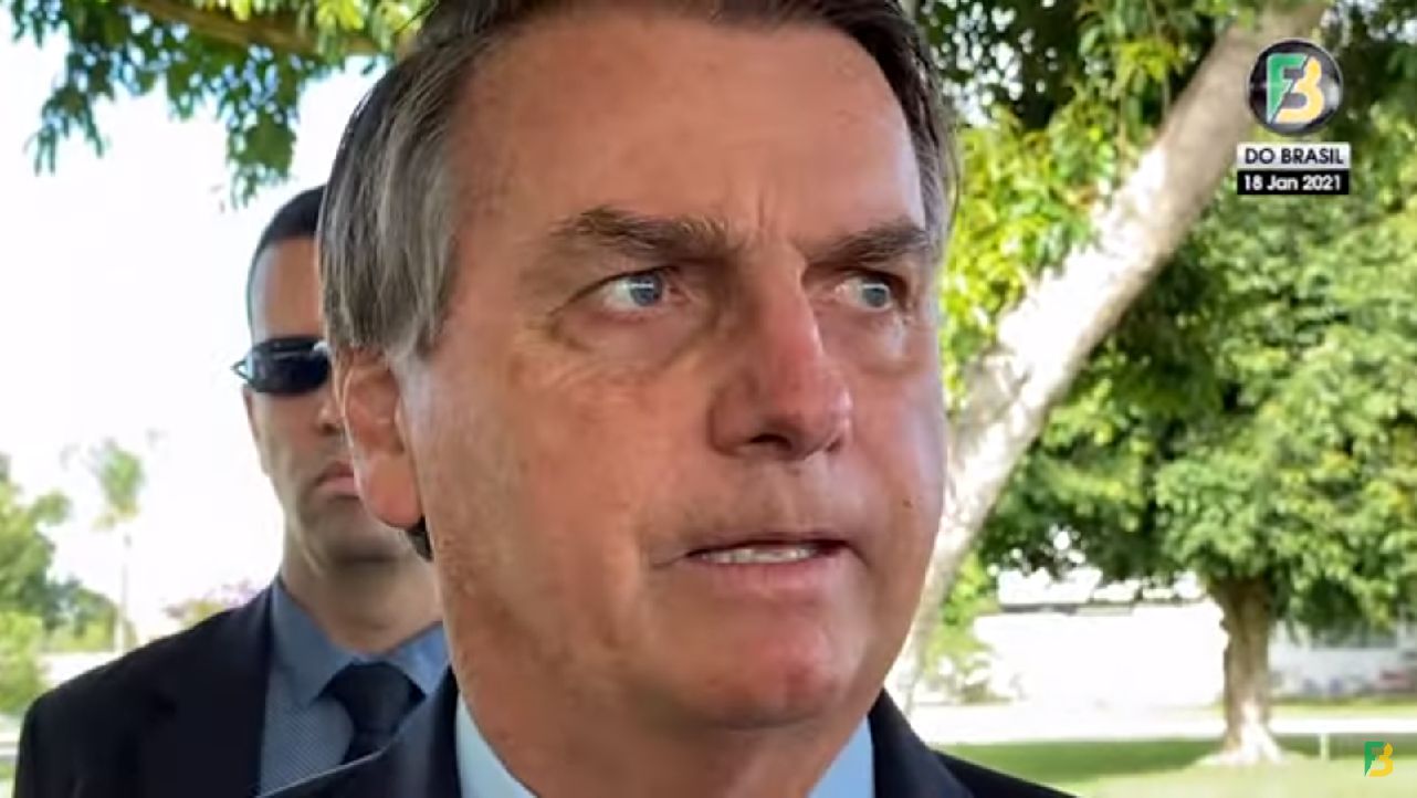 Bolsonaro alfineta Doria, "A vacina é do Brasil, não é de nenhum governador não"