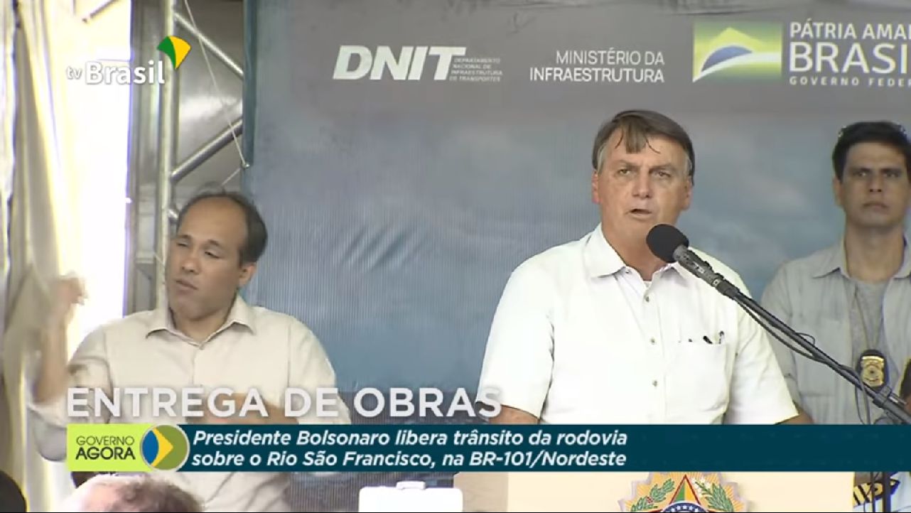 "Politica de fechar tudo e ficar em casa não deu certo" dispara Bolsonaro