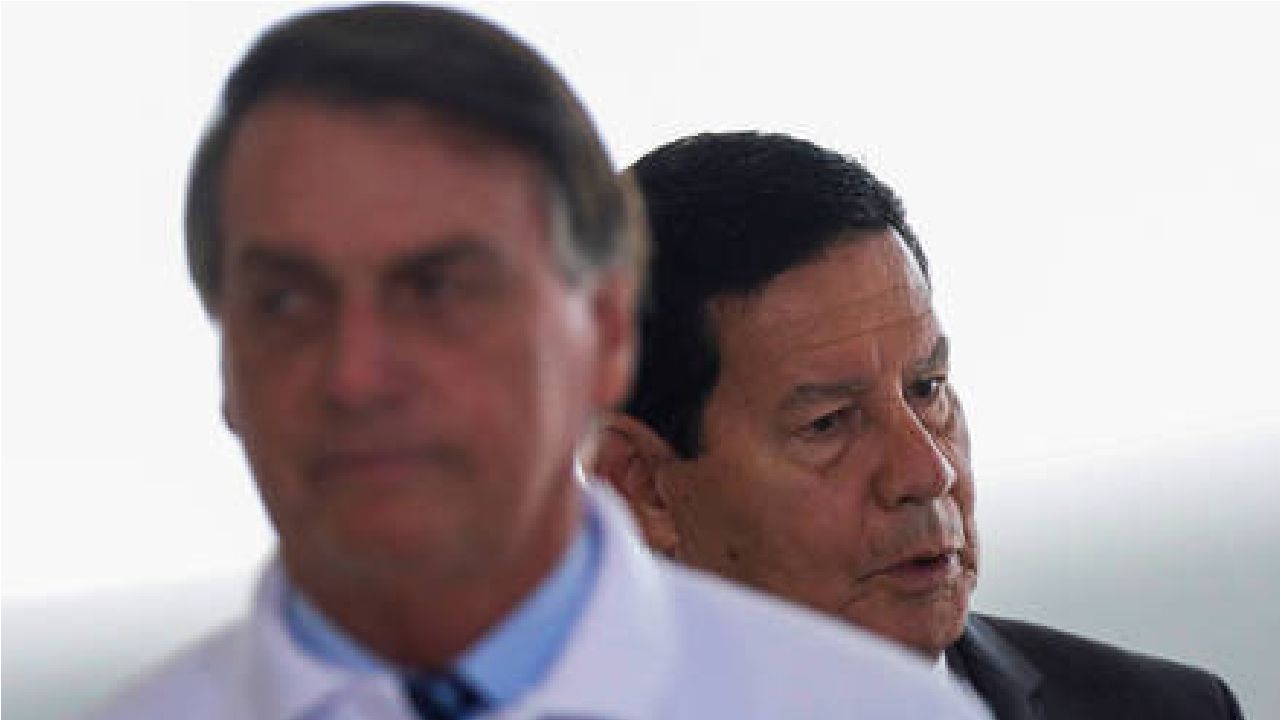 General Mourão demite assessor que, em mensagens, defendeu impeachment de Bolsonaro