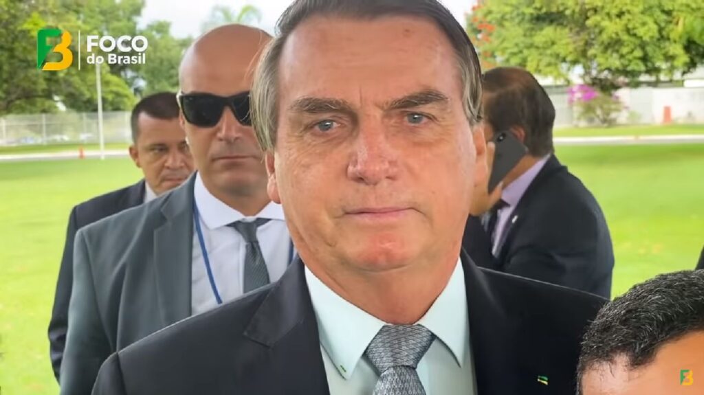 Presidente Bolsonaro assina MPs que permitem nova fase do auxílio