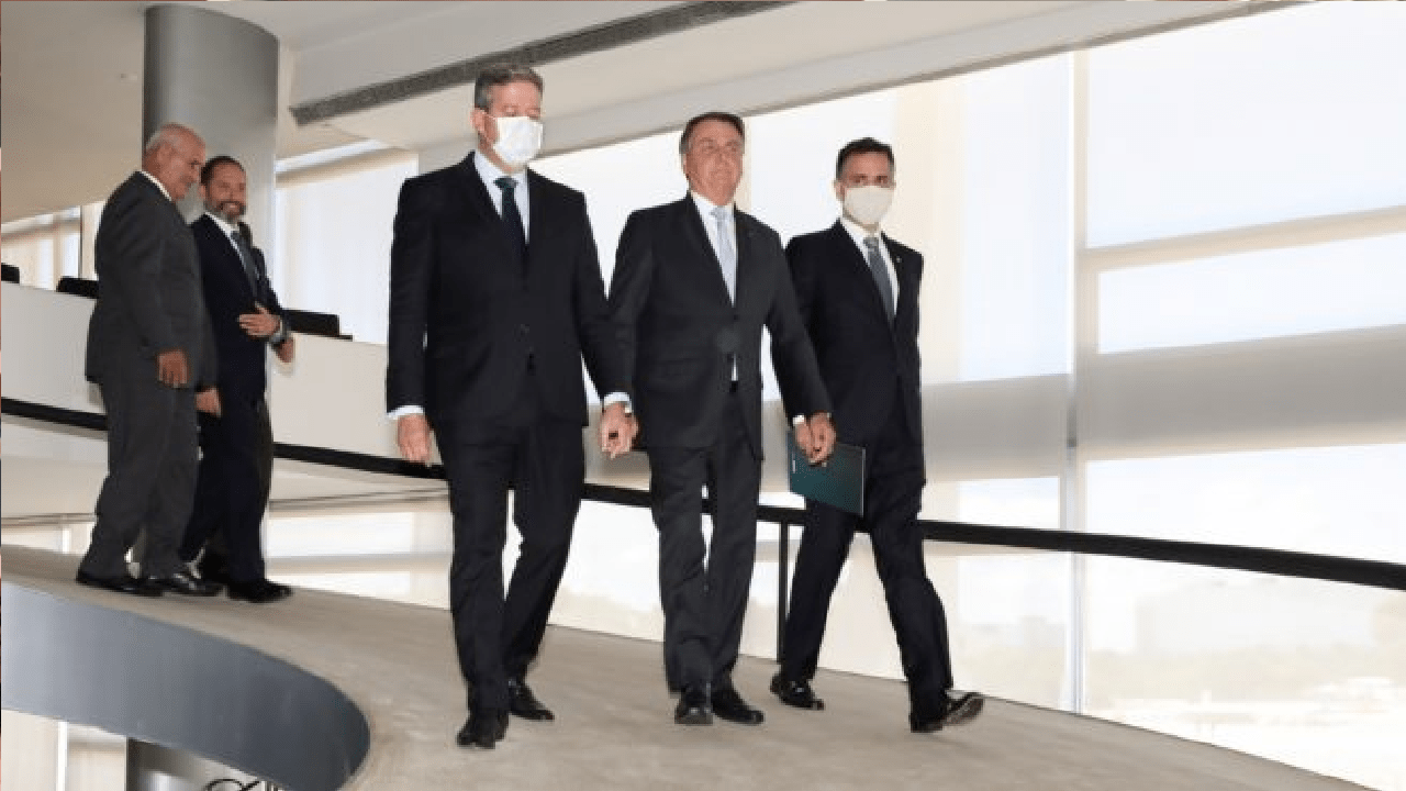 Bolsonaro se reunirá nesta quarta com chefe de poderes para discutir sobre a pandemia