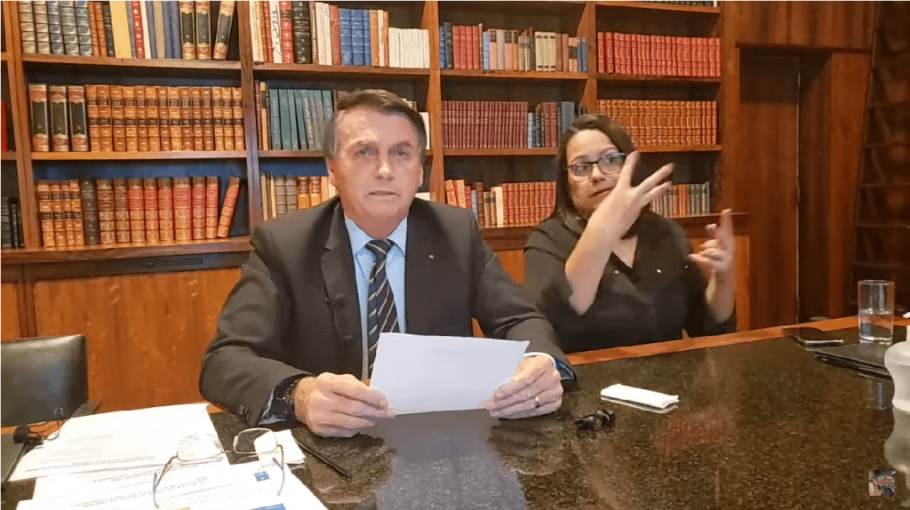Bolsonaro sobre aquisições das vacinas: "O que não faltou no Brasil está faltando no Japão"