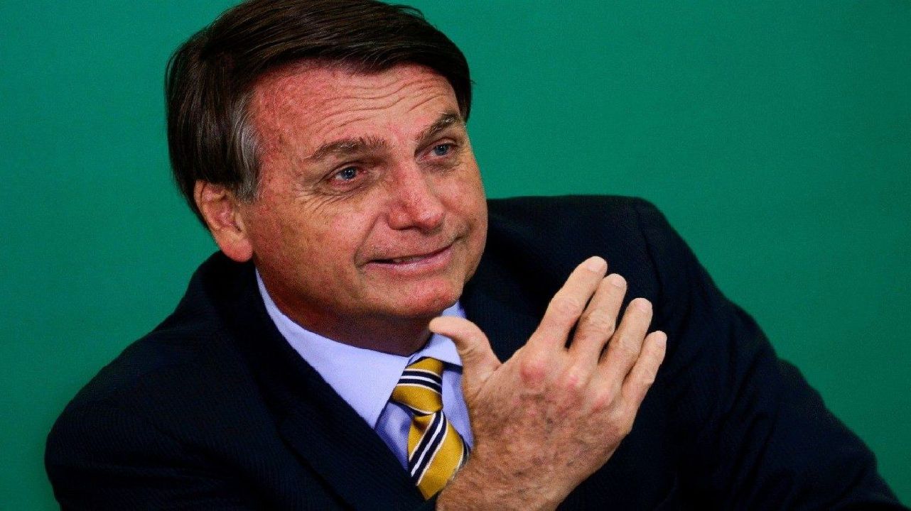 Governo Bolsonaro assina contratos com as farmacêuticas Janssen e Pfizer, para compra de 138 milhões de doses de vacinas