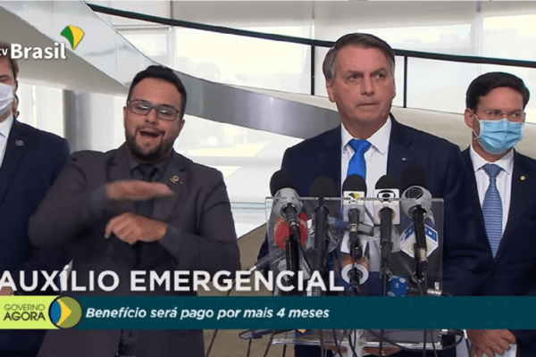 Presidente Bolsonaro faz apelo: "A política de lockdown precisa ser revista"