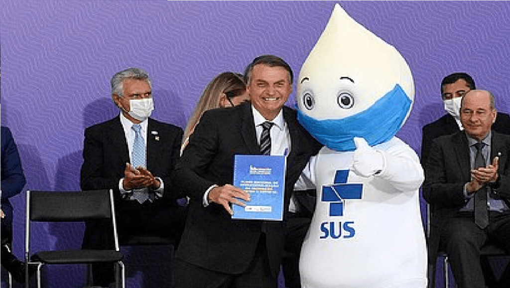 Bolsonaro cogita possibilidade de vacinação: "Eu me vacino, não tem problema nenhum"