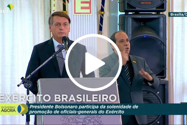 Bolsonaro diz que Exército representa estabilidade: "Atuamos dentro das quatro linhas da nossa Constituição"