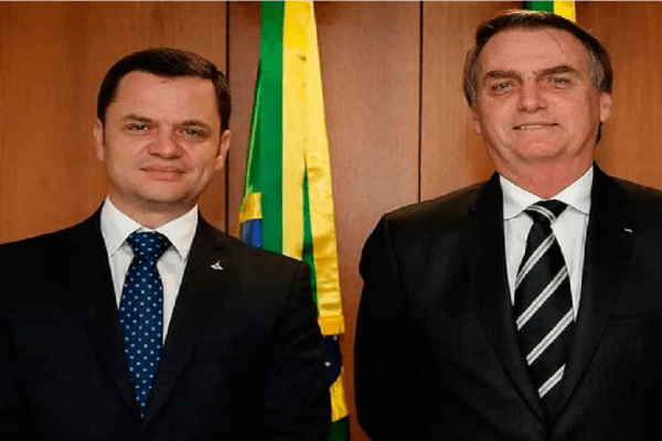 Com aval de Bolsonaro, ministro da justiça irá trocar diretor-geral da PF