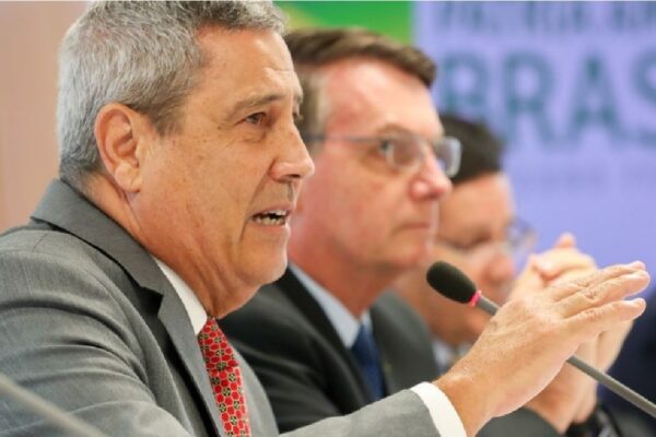 ‘Forças Armadas cumprem a Constituição Federal’, diz Braga Netto