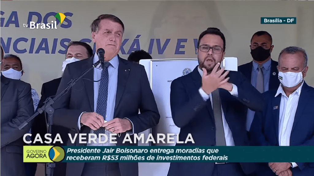 Presidente Jair Bolsonaro participa da entrega de casas do Programa Verde e Amarelo