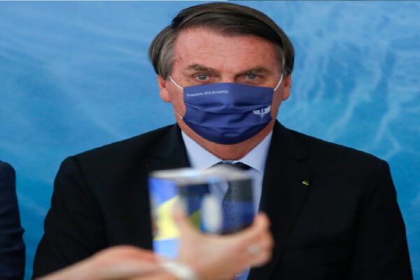 Bolsonaro anuncia 1,1 milhão de doses da Pfizer a partir de segunda-feira
