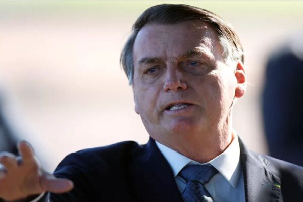 Bolsonaro entra com nova ação no STF contra Lockdown em três estados