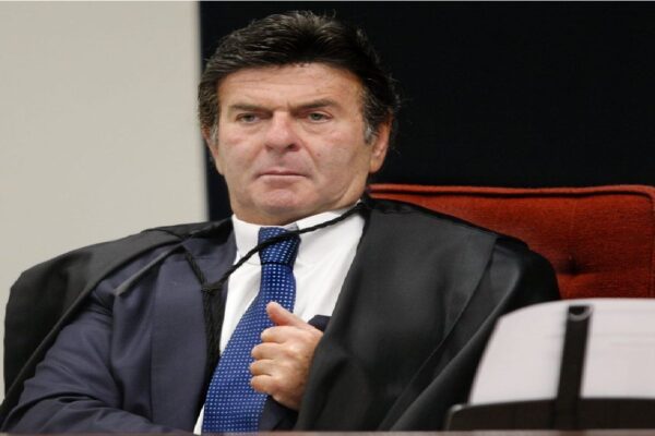 STF deve estar “afinado” a população brasileira, afirma Fux