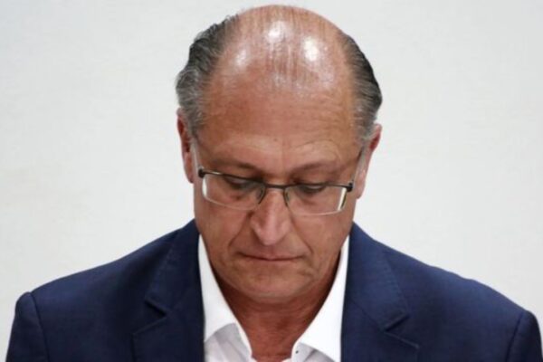 Ministério Público pede bloqueio de bens de Alckmin no caso Odebrecht.